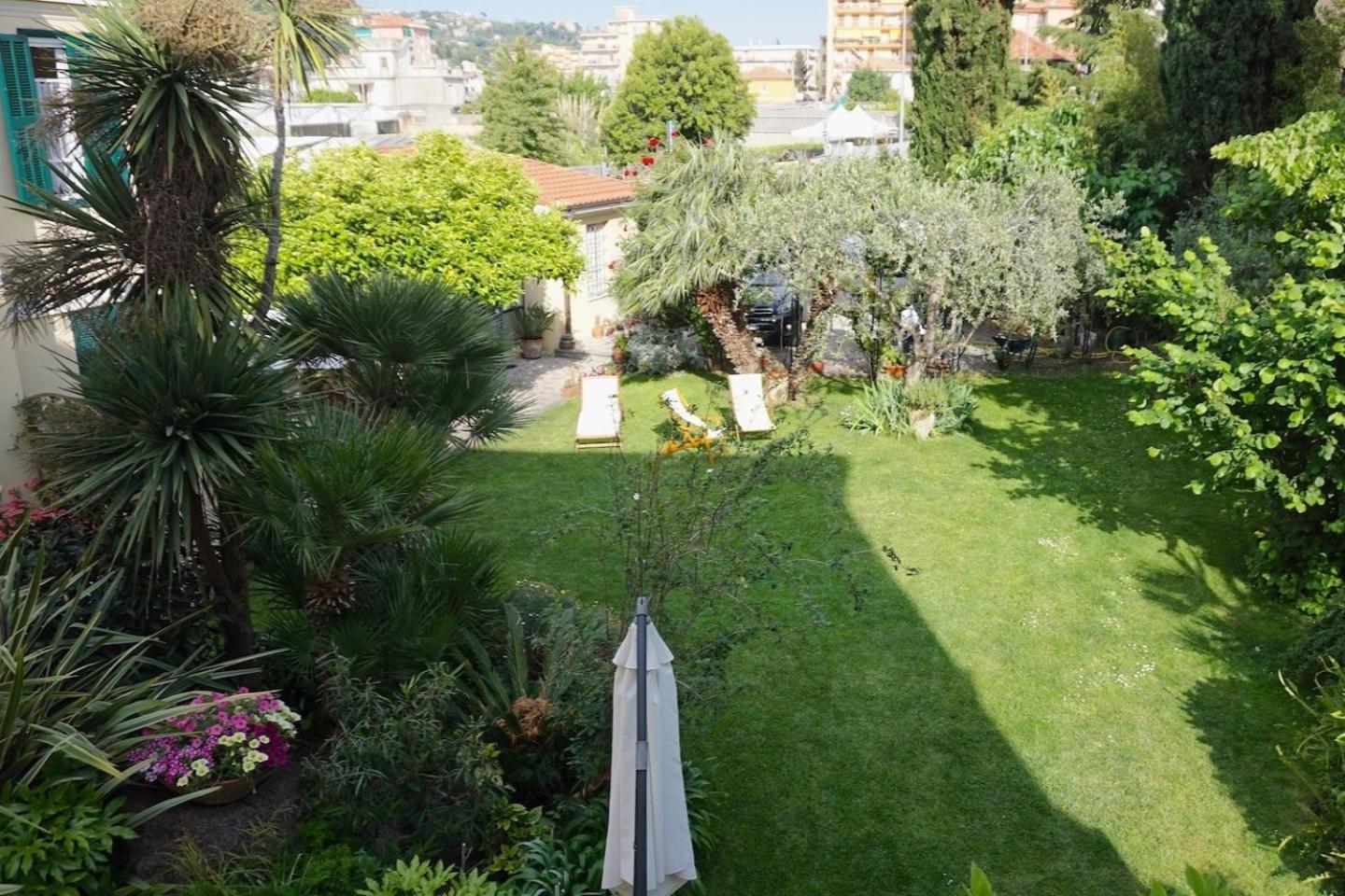 Villa Angelina - Casa Glicine Vallecrosia Dış mekan fotoğraf