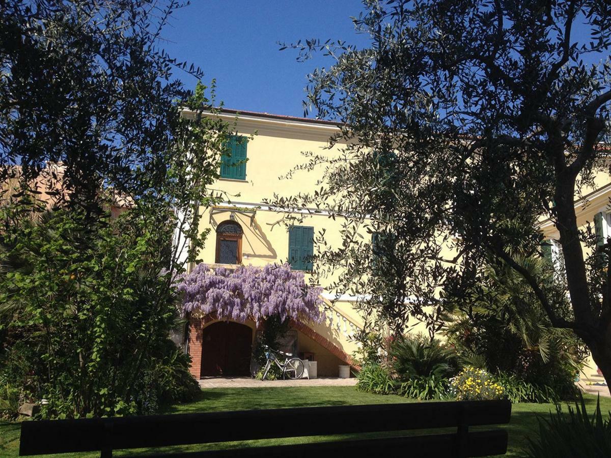 Villa Angelina - Casa Glicine Vallecrosia Dış mekan fotoğraf